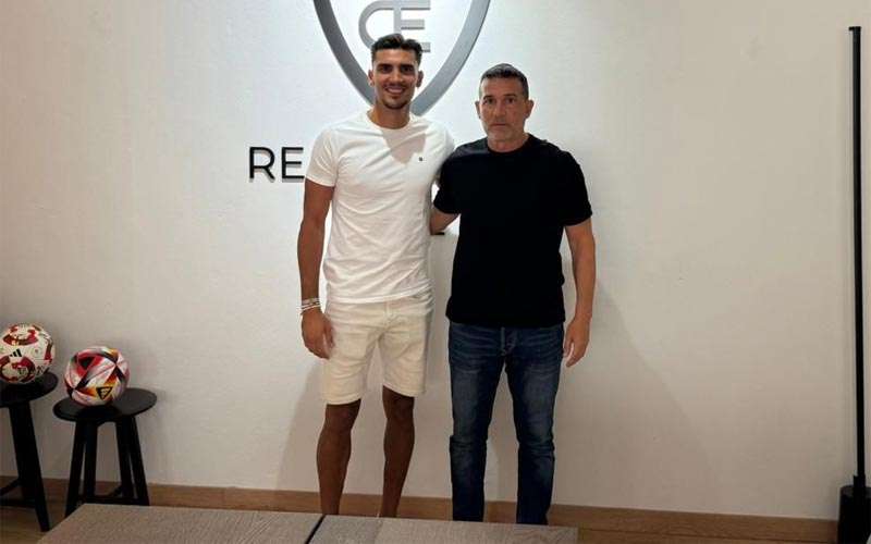 El central Álex Pavón refuerza la zaga del Real Jaén
