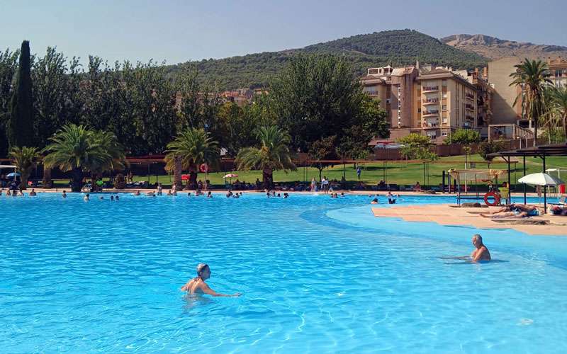 El Ayuntamiento de Jaén destaca el aumento del 25% de afluencia en las piscinas municipales