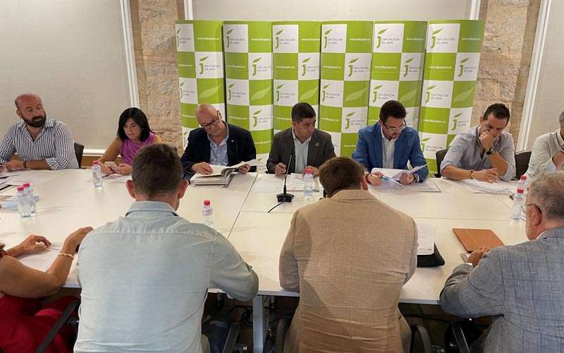 Reyes destaca el desarrollo de los planes turísticos que se ejecutan en la provincia con más de 70 millones invertidos