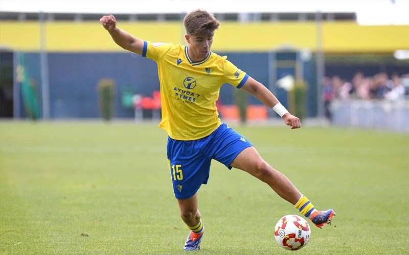 Nacho Vizcaíno llega al Real Jaén cedido por el Cádiz CF