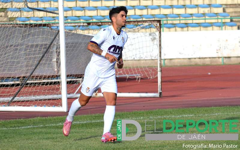 Óscar Lozano cae lesionado aunque hay «optimismo» con su recuperación