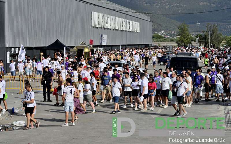 El Real Jaén recuerda la prohibición de aparcar en el parking del Estadio de La Victoria