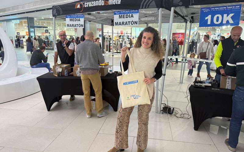 Buen ritmo en la recogida de dorsales de la XXIX Media Maratón ‘Ciudad de Jaén’