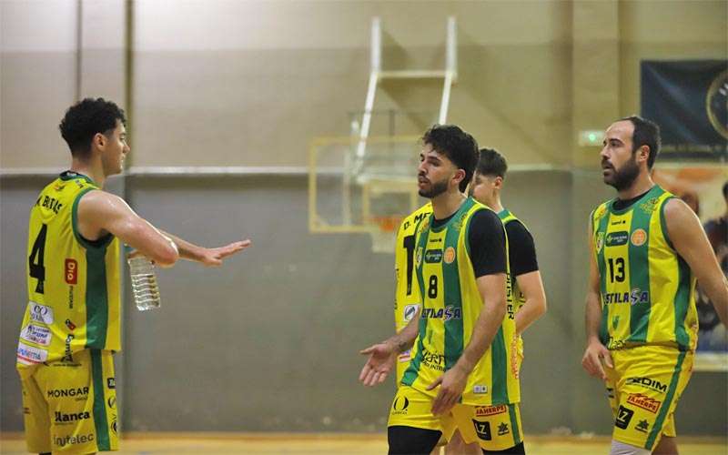 Solvente victoria de Jaén FS Basket en la cancha del CB La Zubia
