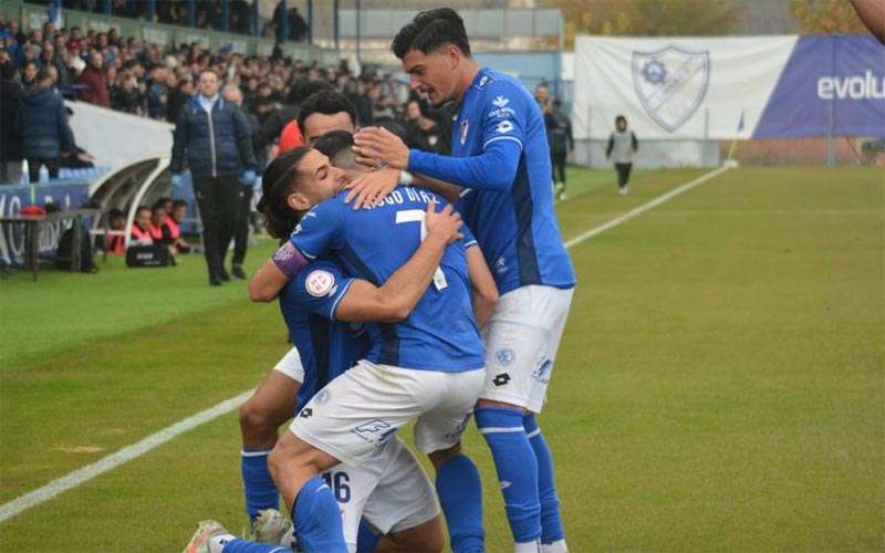 Sufrida victoria del Linares frente al UCAM Murcia