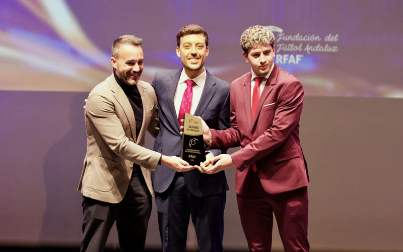 Aprompsi recibe el reconocimiento en la I Gala del Fútbol Social