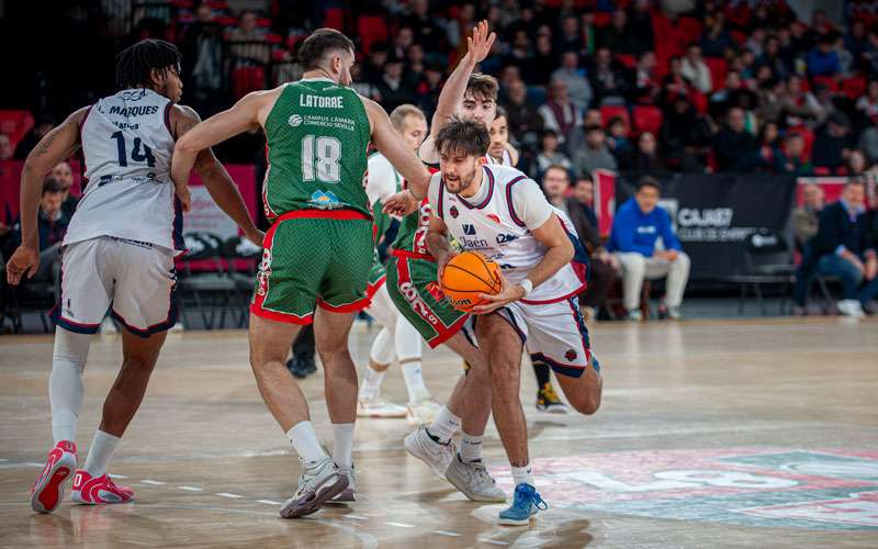Jaén CB sella un mal partido en Sevilla