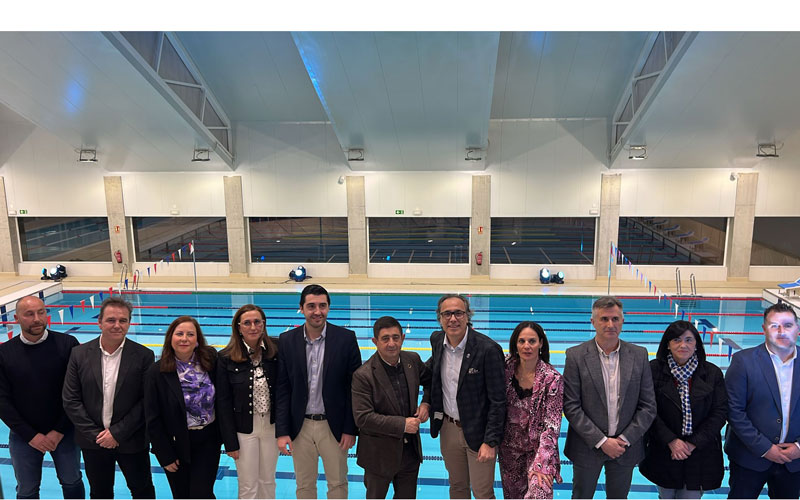 Torredelcampo ya cuenta con su nueva piscina cubierta municipal