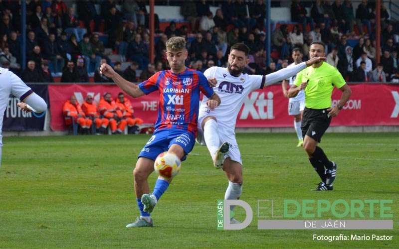 El Real Jaén prolonga su mal momento con una derrota ante el Yeclano
