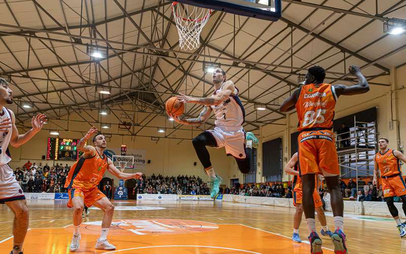 El Jaén CB suma una épica victoria en Morón