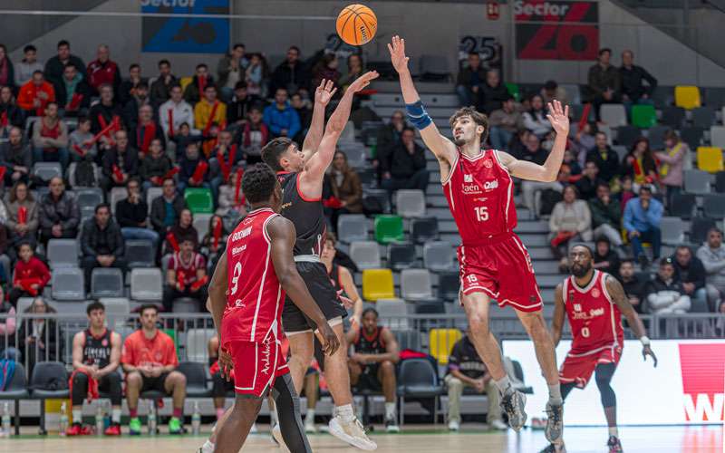 Dolorosa derrota del Jaén CB en el Olivo Arena ante el Círculo Gijón