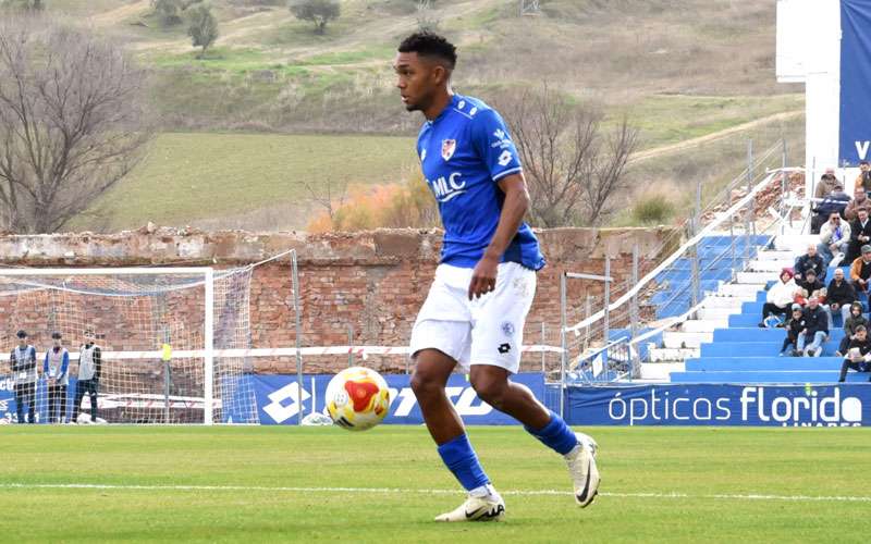 Reparto de puntos entre Linares Deportivo y UD Melilla en un duelo sin goles