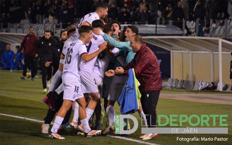 Agus Alonso lidera la victoria del Real Jaén frente al Lorca