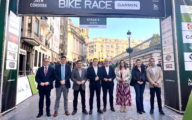 Jaén acoge la salida de la tercera etapa de la Andalucía Bike Race