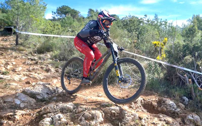 Juanfran López, campeón de Andalucía de descensos en categoría Master 50