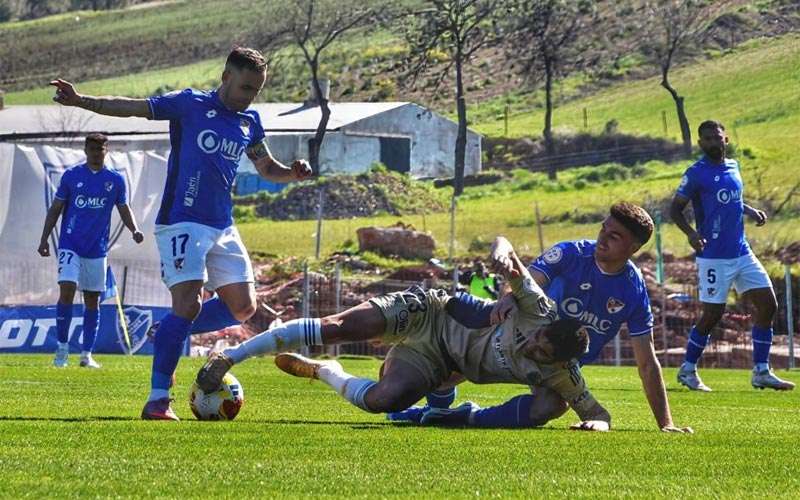 Reparto de puntos en Linarejos entre Linares y Recreativo de Huelva