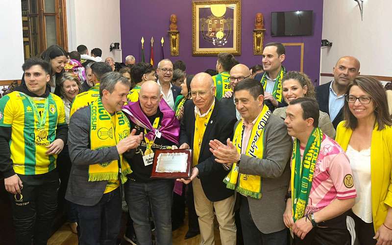 Jaén FS volvió a recibir un cálido homenaje en las calles de la capital