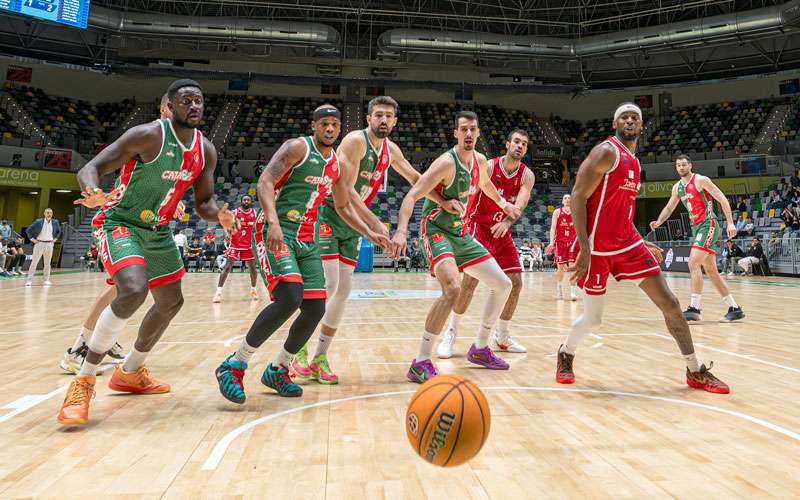 Derrota del Jaén CB ante un combativo Caja 87