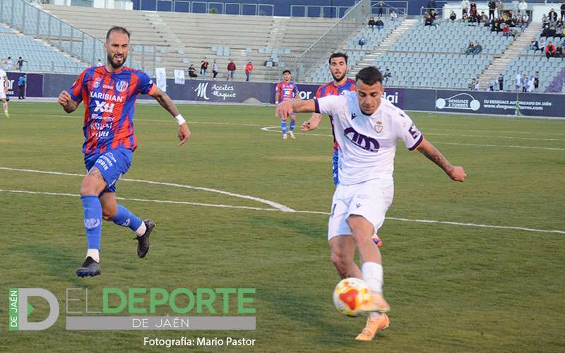 El Real Jaén rompe la resistencia del Yeclano