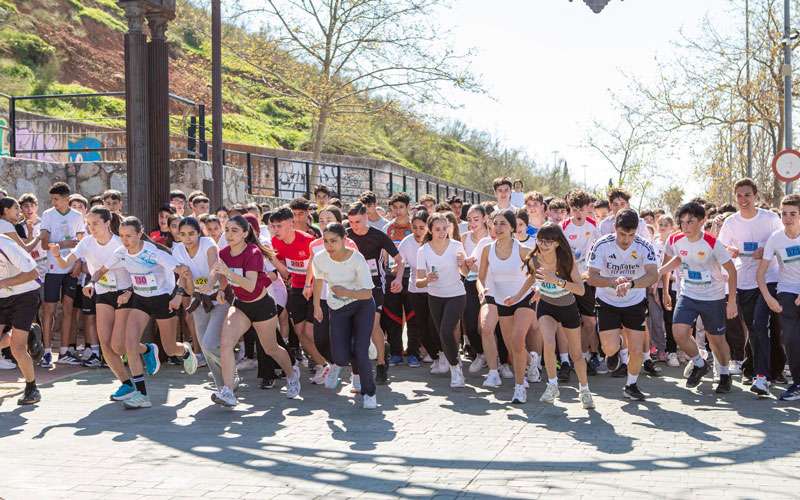 El IES Fernando III de Martos celebra la IV Carrera Plogging ‘Vuelta a la Peña’