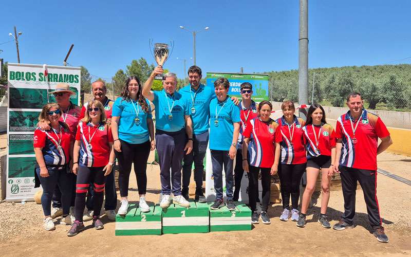 El Ferial, campeón de Andalucía de equipos mixtos de bolo andaluz