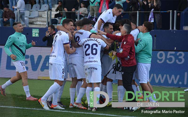 Sufrida victoria del Real Jaén para mantener las aspiraciones de playoff de ascenso