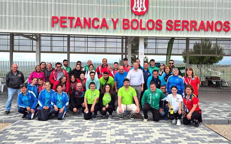 Peal de Becerro acogió la final de Primera femenina de bolo andaluz