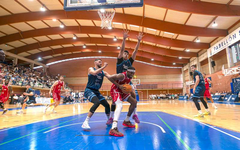 El Jaén CB no pudo mantener la renta ante el Molina Basket y se le escapa la permanencia