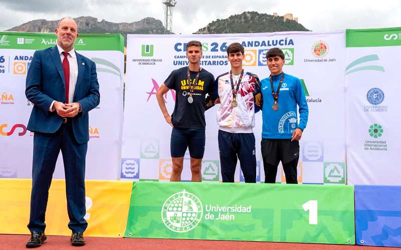 La élite nacional del atletismo universitario se exhibió en La Salobreja