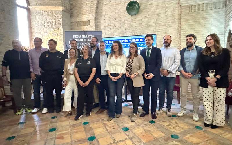 El Ayuntamiento presenta el nuevo recorrido de la «mejor Media Maratón de Jaén» de la historia