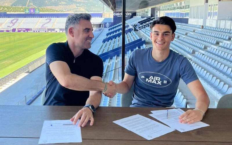 Rubén Moreno firma cuatro temporadas con el Real Jaén
