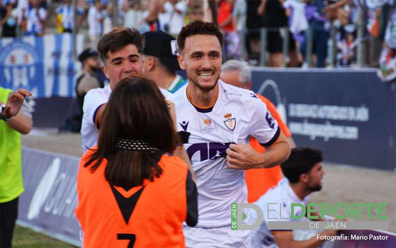 El Real Jaén toma ventaja en su duelo por el ascenso ante el Atlético Baleares