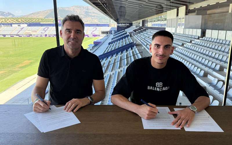 Busi se convierte en el primer fichaje del Real Jaén para la 26/27