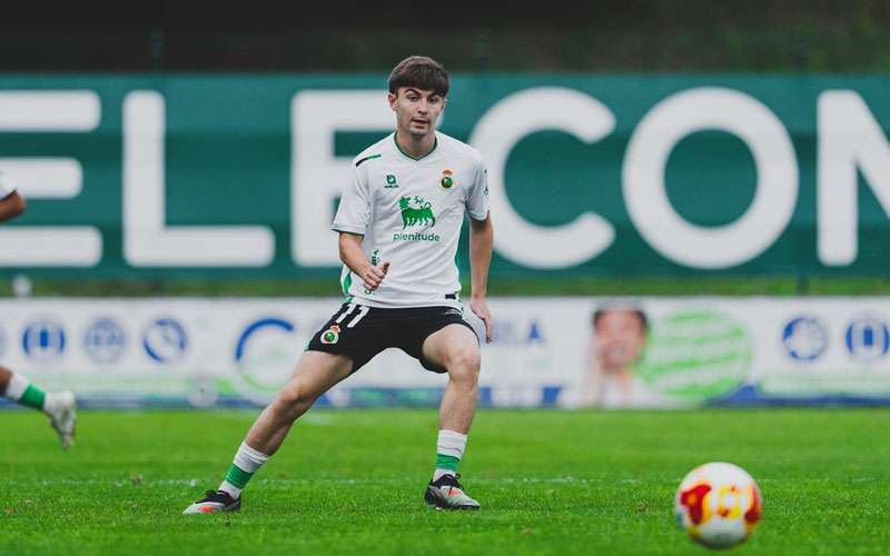 El Real Jaén firma a Diego Fuentes, procedente del Racing de Santander