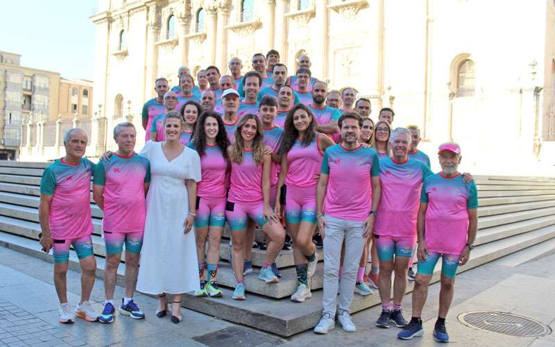 Presentación de la nueva indumentaria del club de atletismo ‘Maratón Jaén’