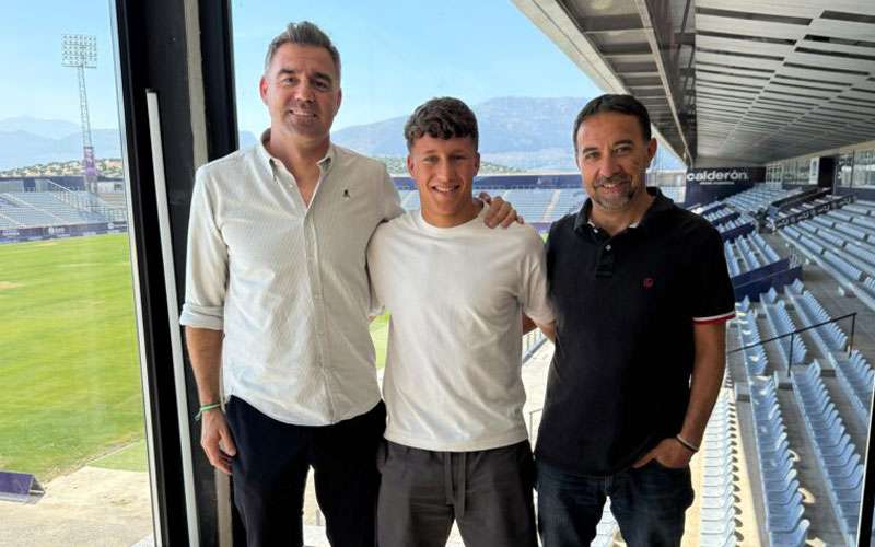 El Real Jaén firma al joven lateral Rubén Ávila