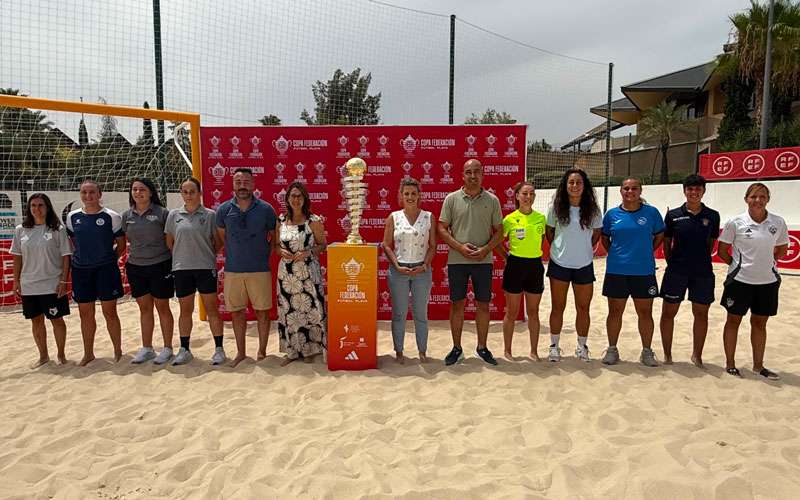 Jaén acoge la Copa RFEF de fútbol playa femenino