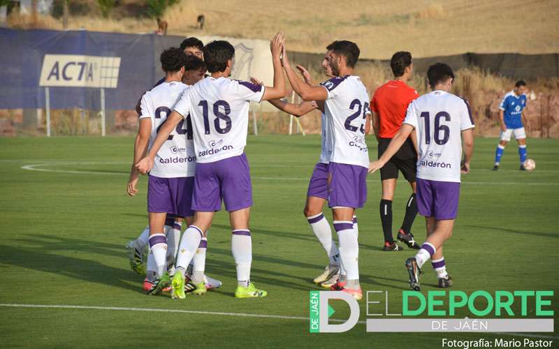 El Real Jaén se impone en el amistoso en Linares