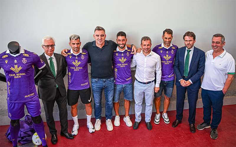 El Real Jaén desvela su segunda equipación, inspirada en ‘El Abuelo’