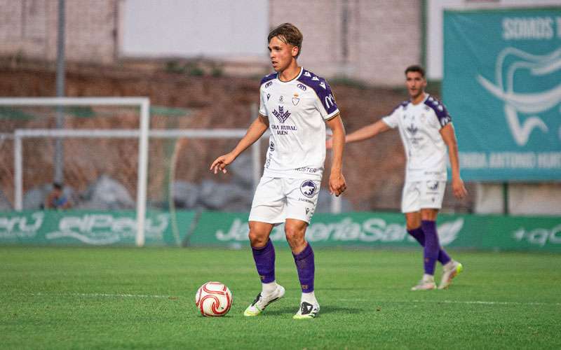 El Real Jaén cede a Salvi Vera al Puente Genil FC