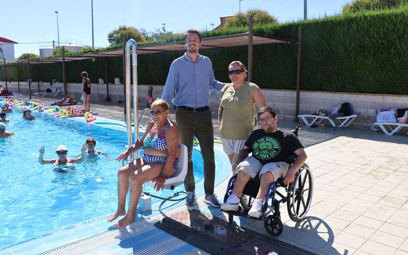 Mejoras en la accesibilidad de personas con movilidad reducida en la Piscina de Úbeda