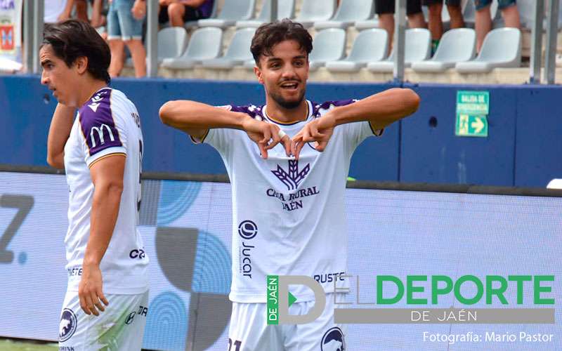 El Real Jaén realizó un ejercicio de pundonor ante la SD Huesca
