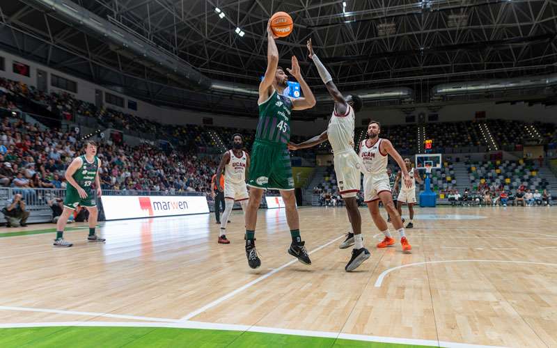 El Olivo Arena acogió el duelo de pretemporada entre Unicaja Málaga y UCAM Murcia