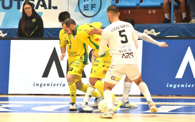 El Jaén FS sufre su primera derrota ante el O Parrulo Ferrol FS
