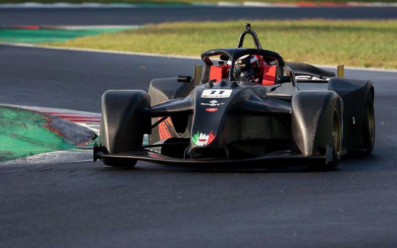 Fidel Castillo cierra la temporada con dos podios en Monza